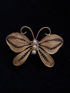 Vintage EUC Napier Gold Tone Butterfly Filigree Brooch w/Pearls